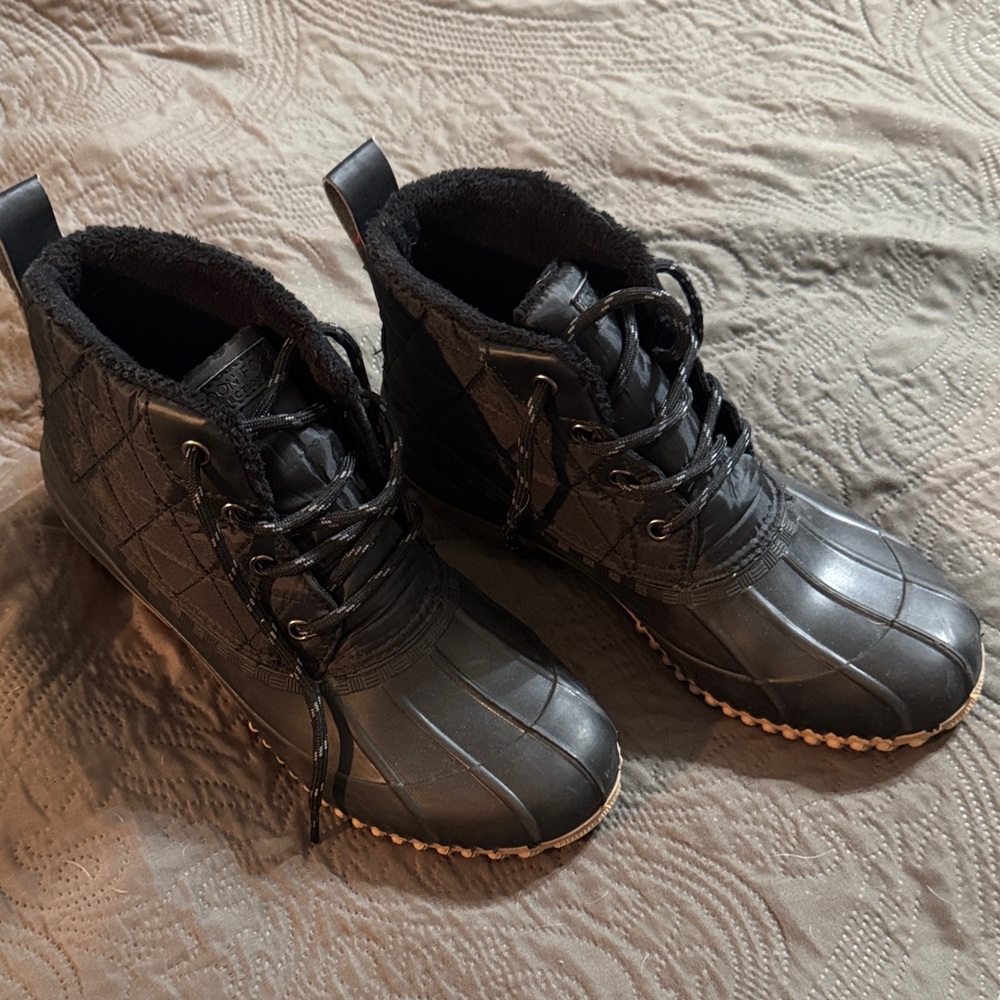 Women’s London Fog Black Quilted rain boots